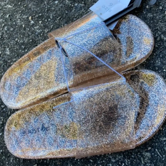 2 pairs in size 9 for mochated - Picture 7 of 11